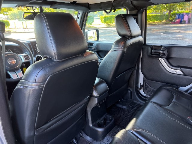 Used 2016 Jeep Wrangler Unlimited Rubicon AWD/4WD image 26