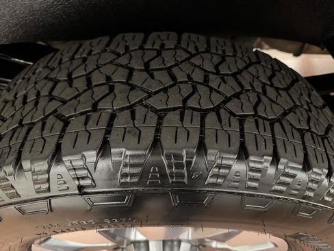 Used 2025 Chevrolet Silverado 2500 Custom w/ Custom Value Package image 42