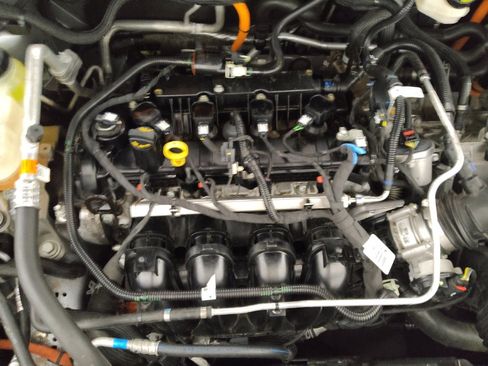 Used 2021 Ford Escape SE image 30