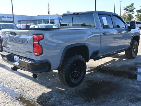 Used 2024 Chevrolet Silverado 2500 ZR2 w/ Technology Package image 5