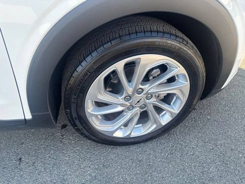 Used 2023 Chevrolet Bolt EUV LT w/ Comfort Package FWD image 33