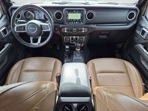 Used 2022 Jeep Wrangler Unlimited Sahara w/ Cold Weather Group AWD/4WD image 17