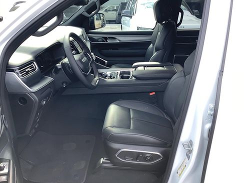 New 2026 Jeep Grand Wagoneer 4X4 image 10