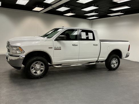 Used 2015 RAM 2500 SLT AWD/4WD image 2