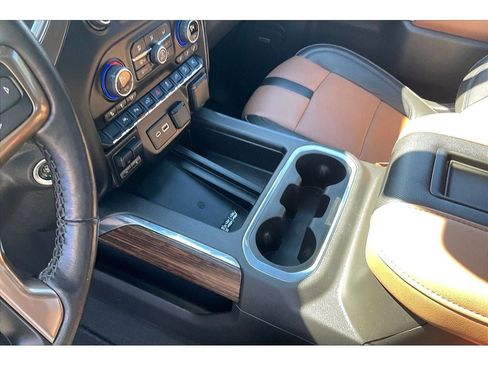Used 2022 Chevrolet Silverado 1500 High Country w/ Technology Package image 19