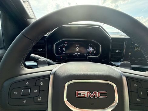 Certified 2026 GMC Sierra 1500 SLT w/ SLT Premium Plus Package AWD/4WD image 17