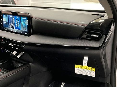 New 2026 Nissan Kicks SR w/ SR Premium Package FWD image 31