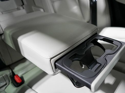 Used 2023 Volvo V60 B5 Cross Country Ultimate w/ Climate Package image 24