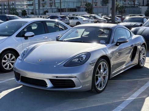 Used 2017 Porsche 718 Cayman S image 9