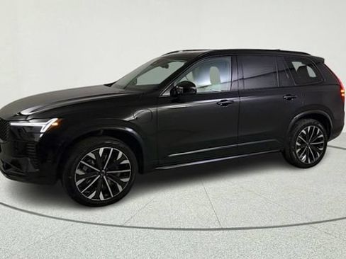 Used 2026 Volvo XC90 T8 Ultra w/ Protection Package AWD/4WD image 3