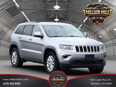 Used 2014 Jeep Grand Cherokee Laredo w/ 18" Wheel & 8.4" Radio Group