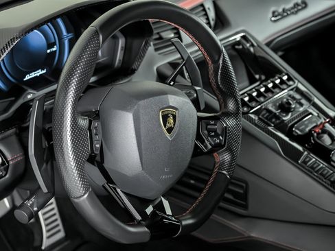 Used 2017 Lamborghini Aventador S image 26
