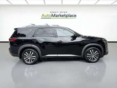 Used 2022 Nissan Pathfinder Platinum w/ Cargo Package FWD image 7