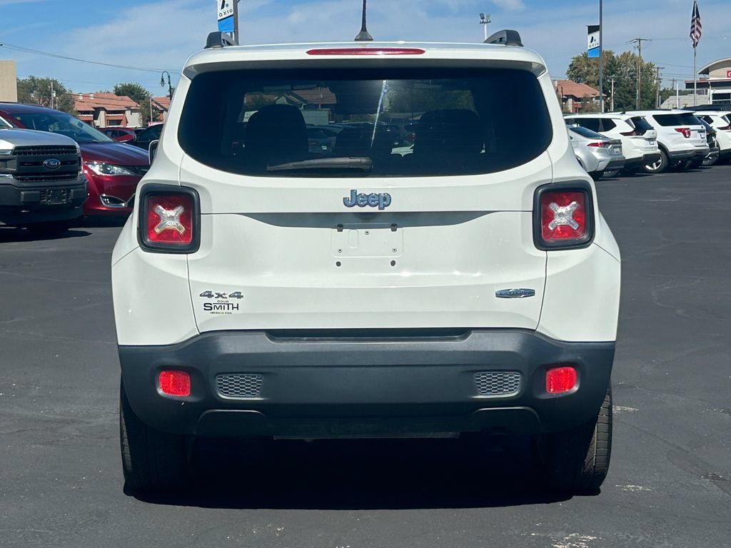 Used 2016 Jeep Renegade Latitude w/ Cold Weather Group AWD/4WD image 5