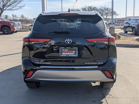 Used 2022 Toyota Highlander Platinum image 7