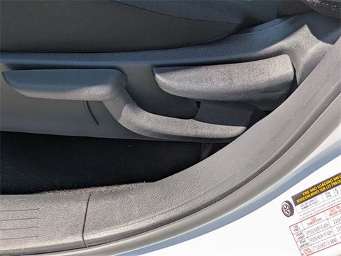 New 2025 Nissan Kicks Play S image 12