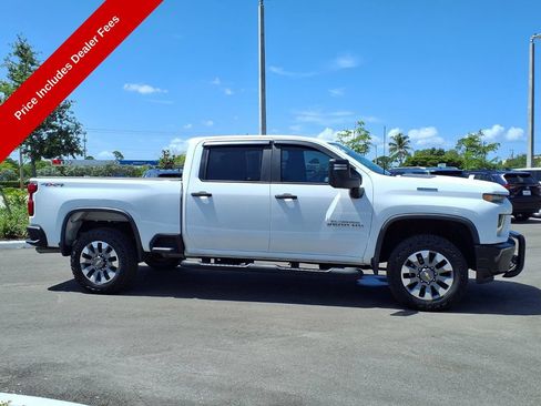Used 2023 Chevrolet Silverado 2500 Custom AWD/4WD image 9
