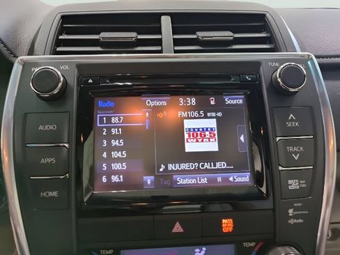 Used 2015 Toyota Camry XLE w/ Moonroof Package FWD image 8