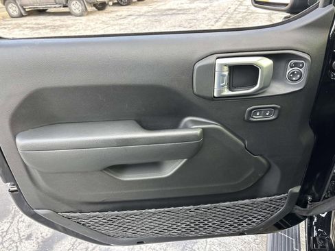 Used 2021 Jeep Wrangler Unlimited Sport image 13