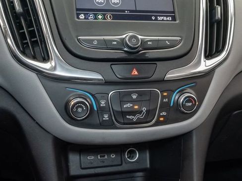 Used 2020 Chevrolet Equinox LS FWD image 18