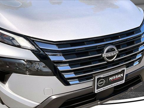 Used 2025 Nissan Rogue S AWD/4WD image 33