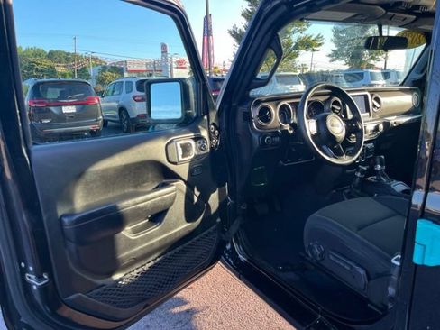 Used 2022 Jeep Wrangler Unlimited Sport AWD/4WD image 4