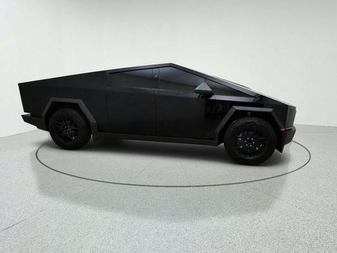 Used 2025 Tesla Cybertruck 2WD Crew Cab image 6