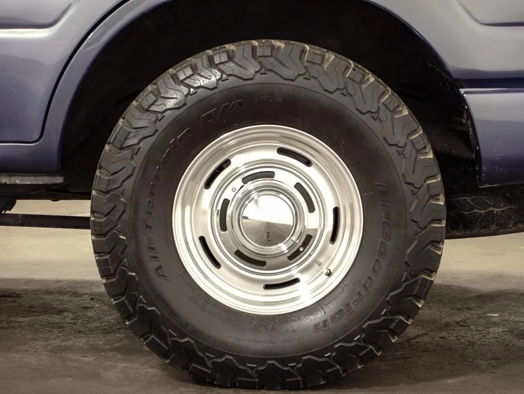 Used 1996 Toyota Land Cruiser w/ Leather Trim Pkg AWD/4WD image 12