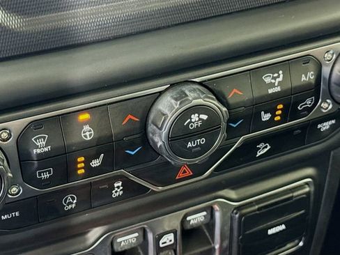 Used 2018 Jeep Wrangler Unlimited Sport S AWD/4WD image 23