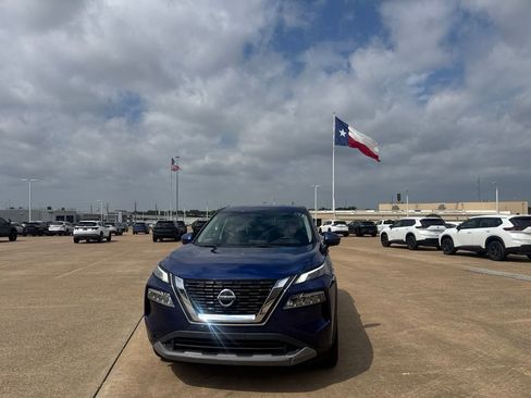 Used 2021 Nissan Rogue SV AWD/4WD image 6