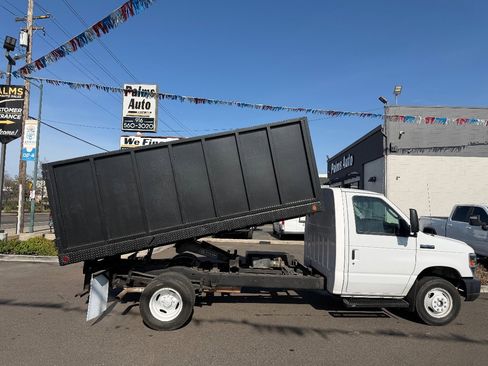 Used 2018 Ford E-450 and Econoline 450 Super Duty w/ Power Windows & Locks Group image 5
