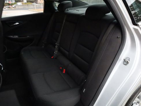 Used 2020 Chevrolet Malibu LT image 18