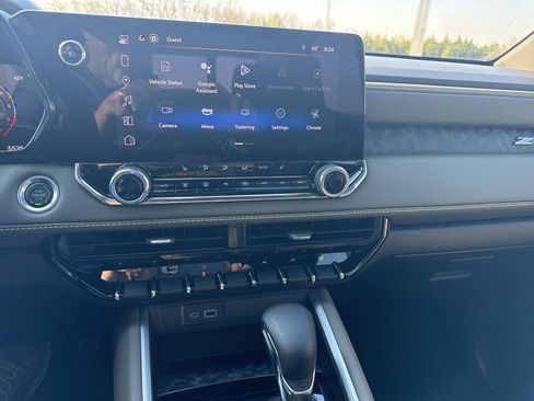 Used 2024 Chevrolet Colorado ZR2 w/ Technology Package image 10