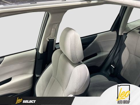 Used 2023 Subaru Forester Premium image 21