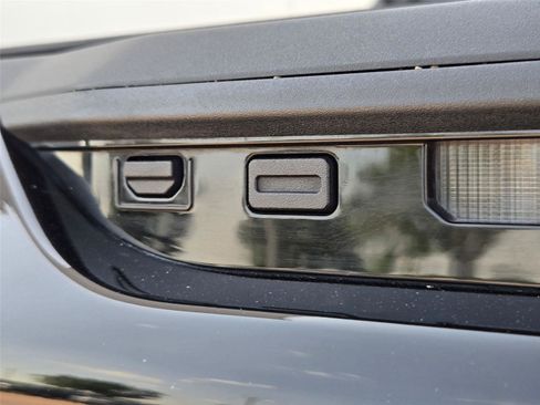 Used 2025 GMC Hummer EV 3X AWD/4WD image 33