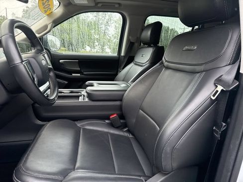 Used 2025 Ford Expedition Max Platinum AWD/4WD image 7