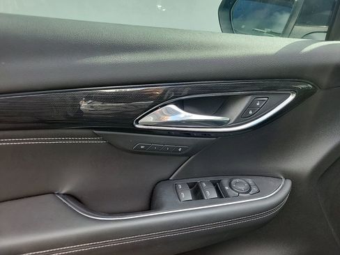 Used 2023 Buick Envision Essence image 23