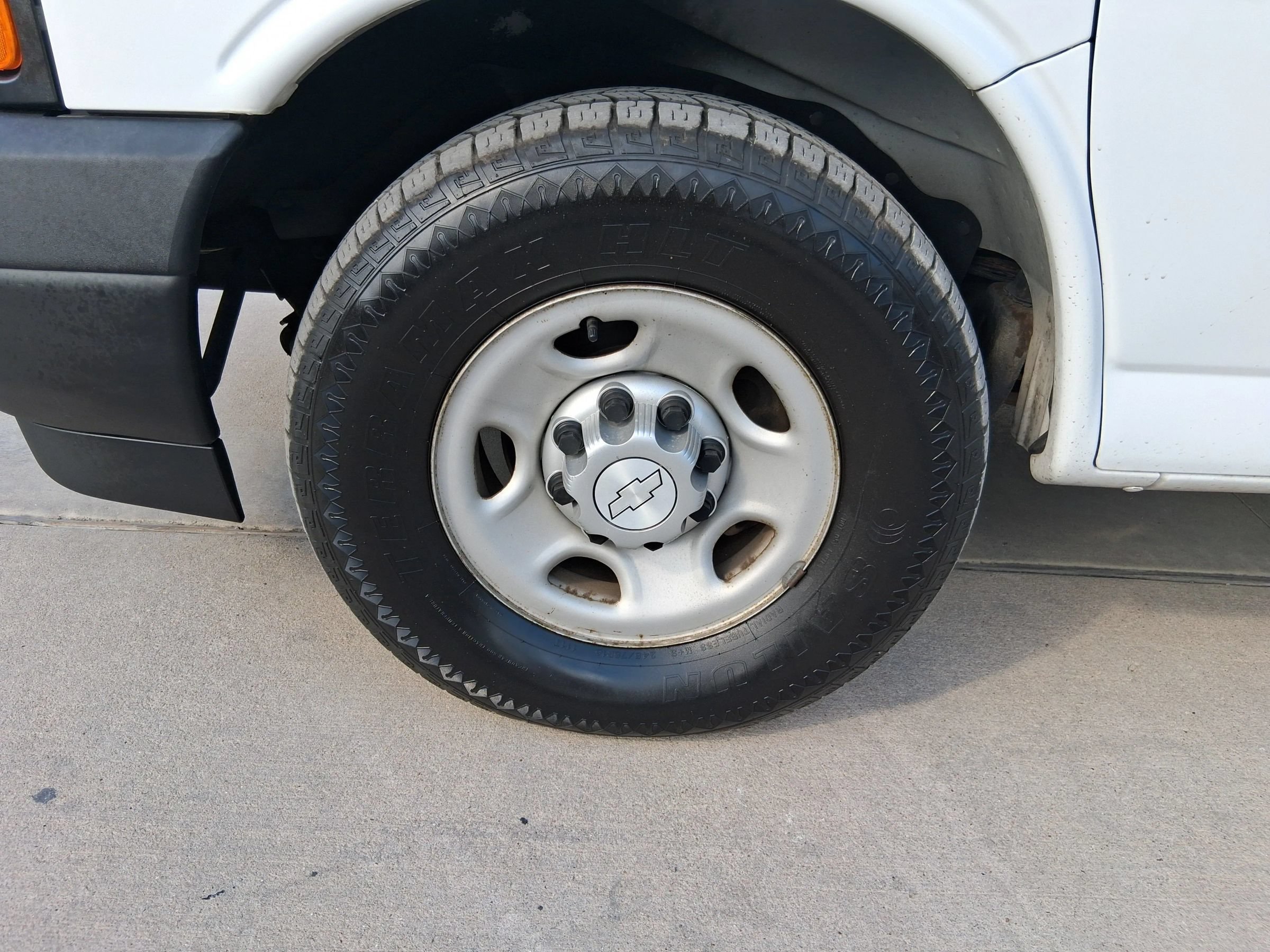 Used 2017 Chevrolet Express 2500 LS RWD image 17