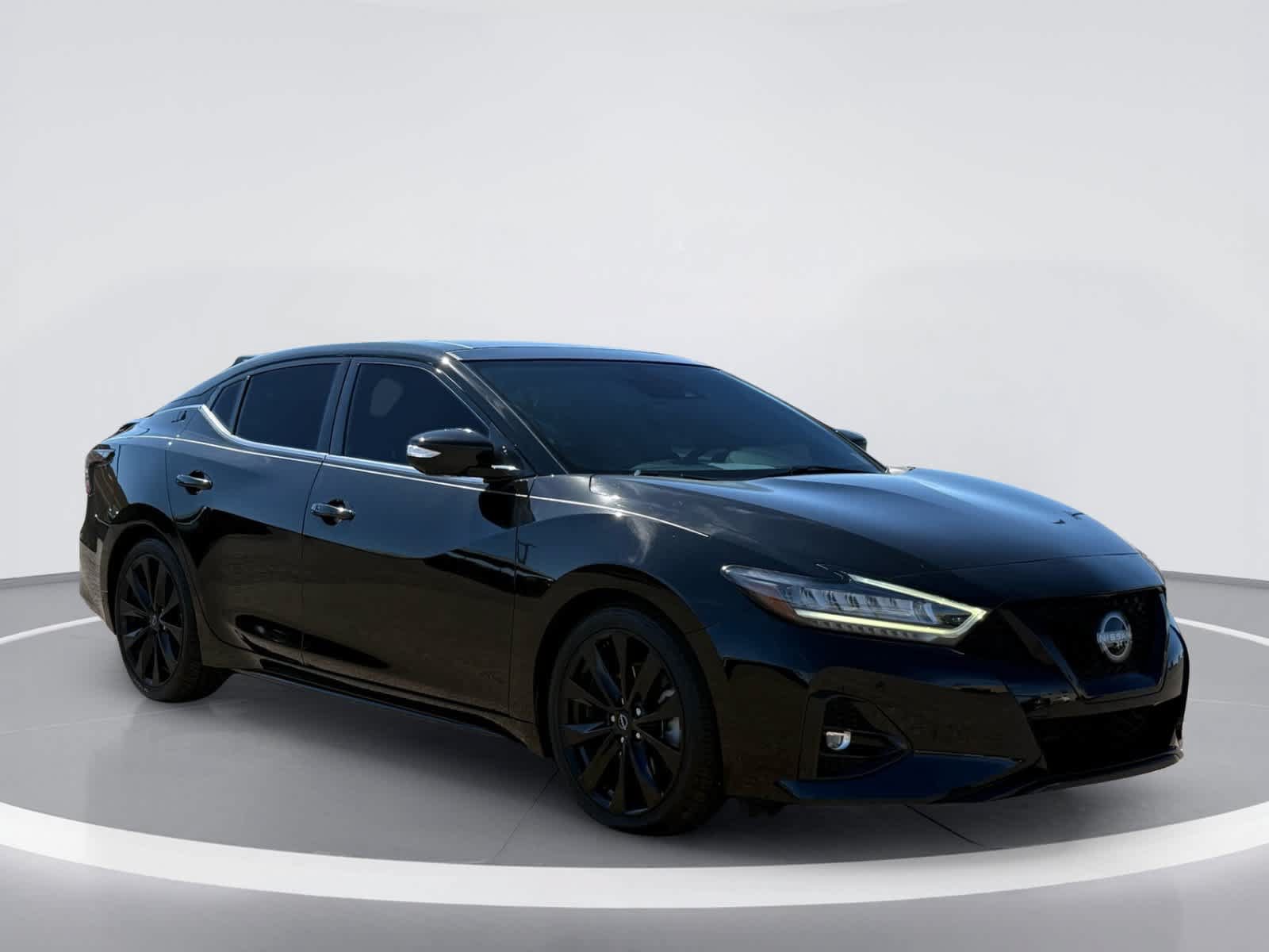 Used 2023 Nissan Maxima SR w/ Sport Mat Group FWD image 10