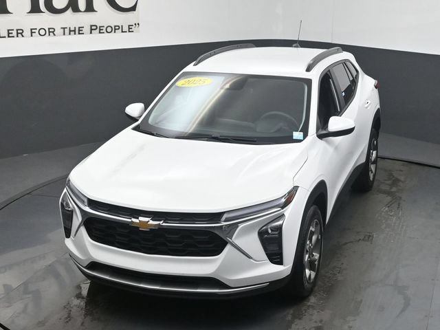 Used 2025 Chevrolet Trax LT FWD image 50