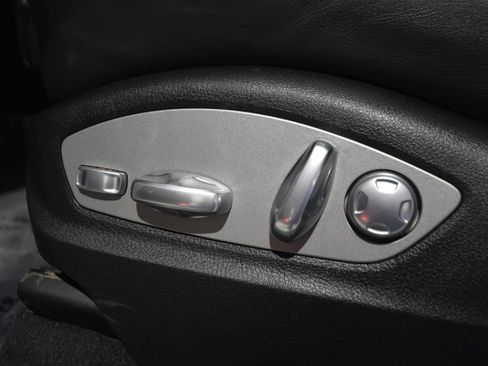 Used 2018 Porsche Macan image 16