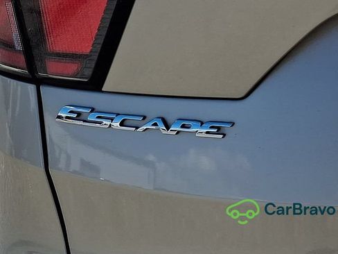Used 2018 Ford Escape SEL AWD/4WD image 29
