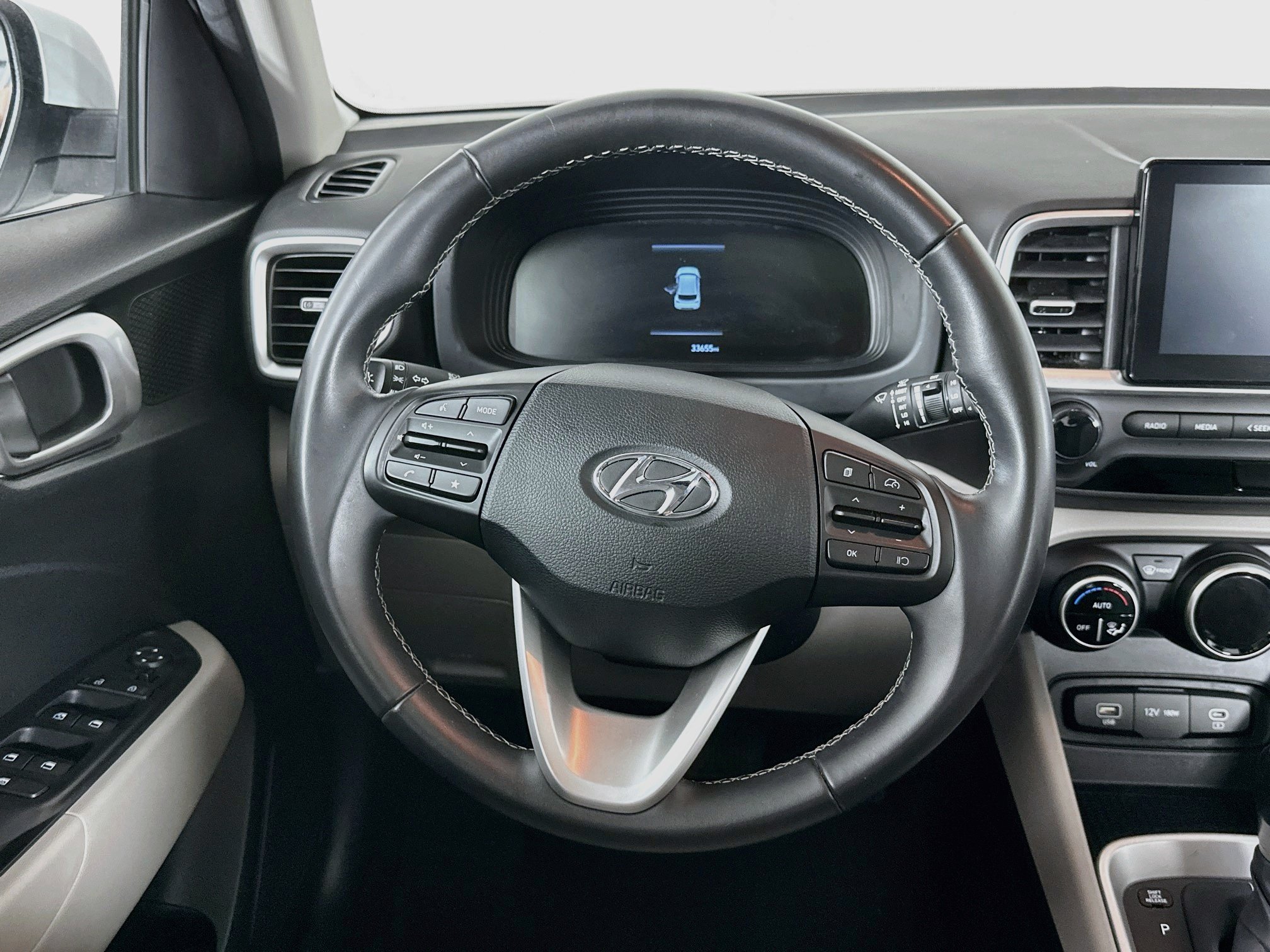 Used 2025 Hyundai Venue SEL FWD image 18