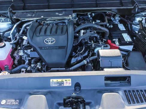 Used 2023 Toyota Highlander Limited FWD image 27