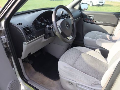 Used 2006 Chevrolet Uplander LS w/ Climate Package FWD image 25
