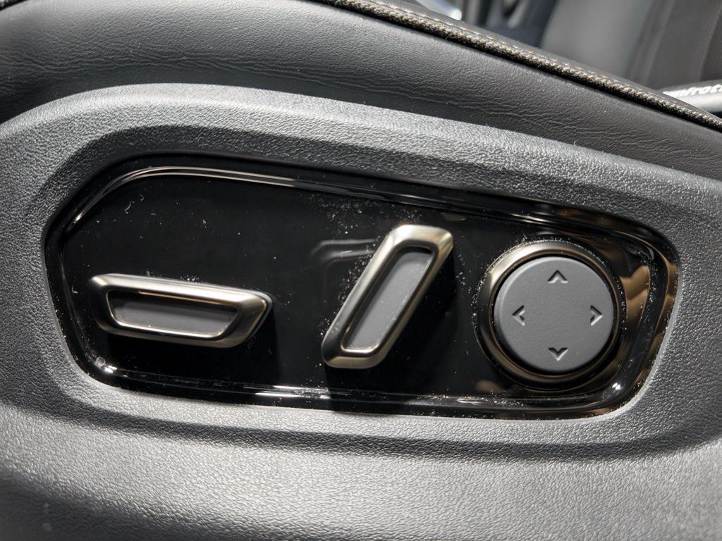 Used 2026 Rivian R1S Premium Tri AWD/4WD image 6