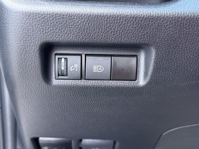 Used 2025 Toyota RAV4 XLE FWD image 24