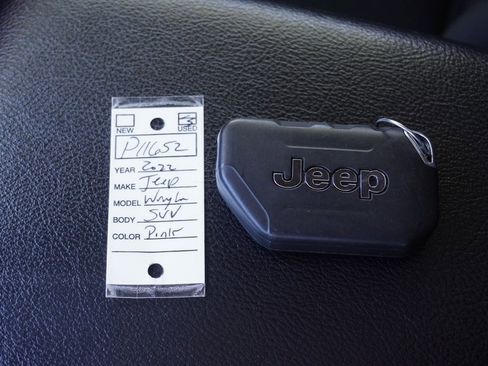 Used 2022 Jeep Wrangler Unlimited Rubicon w/ LED Lighting Group image 31