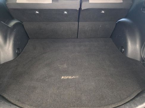 Used 2014 Toyota RAV4 LE image 20