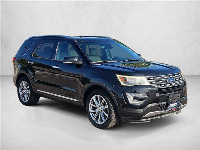Used 2017 Ford Explorer Limited w/ Equipment Group 301A AWD/4WD image 3